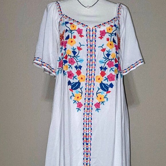 Sundance Dresses & Skirts - Sundance Boho White Floral Embroidered Maxi Dress Medium